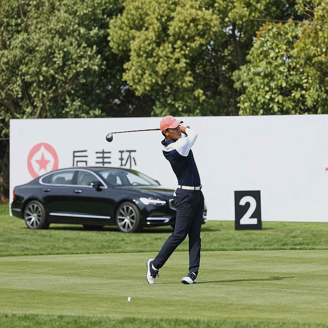 Ball Rollback: Khi golf hãm phanh cuộc đua khoảng cách