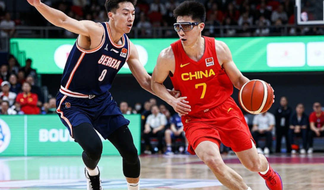 Những gì không được ghi lại: một mùa V.League nhìn từ lề cỏ